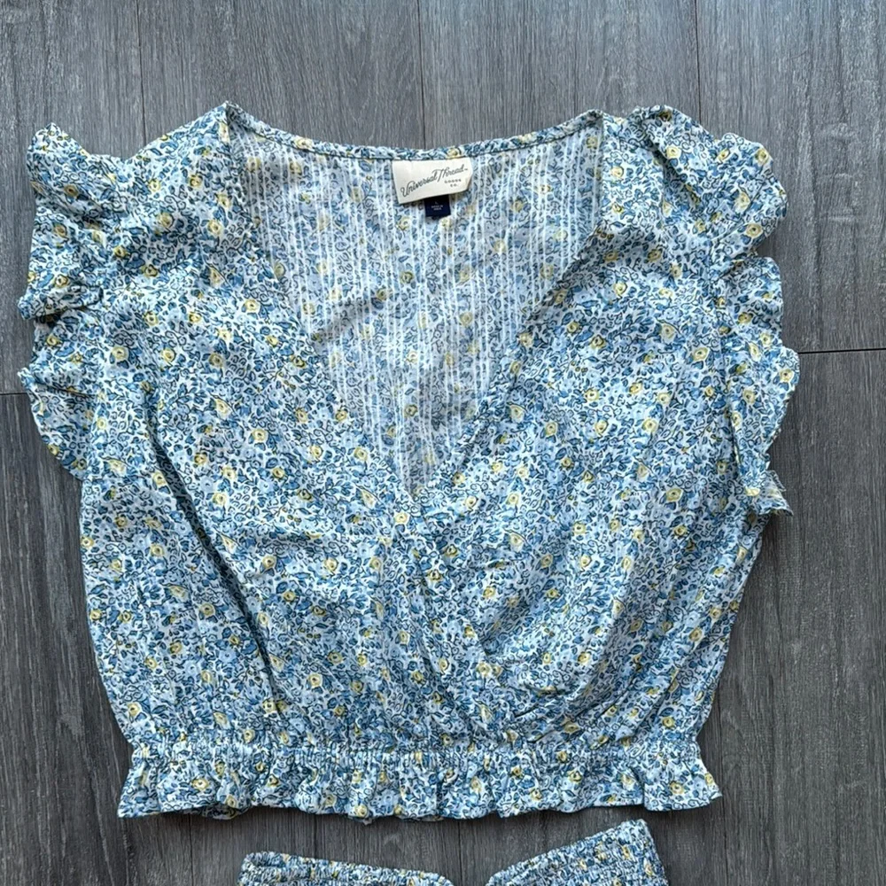 Universal Thread Blue Floral Two-Piece Set – Size Large - Picture 2 of 5